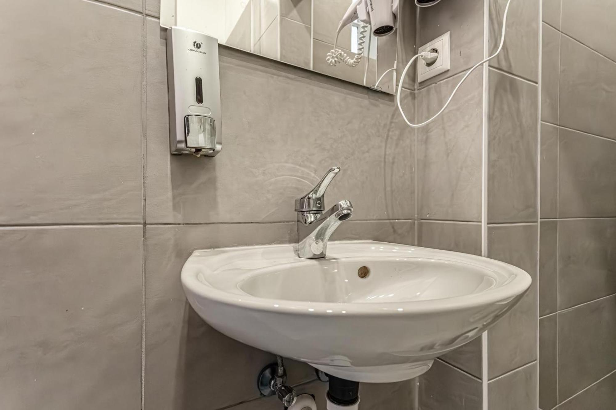 Lovely 1Br Apt. Near Akh Hospital Vienna Exterior photo